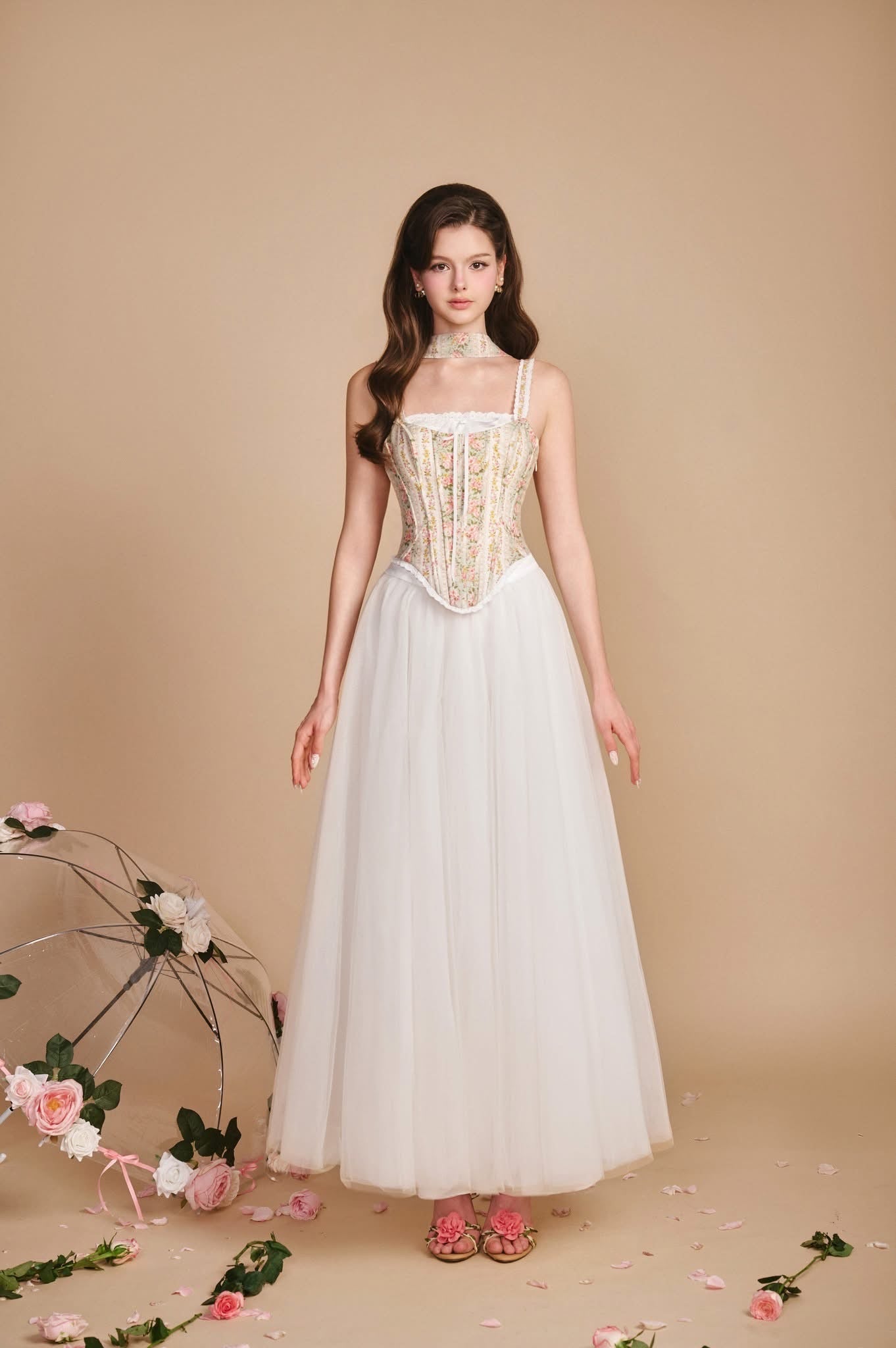SISSY NATION Sweet Elegant 
Floral La Vie Est Belle Corset Top & White I’m Yours Skirt