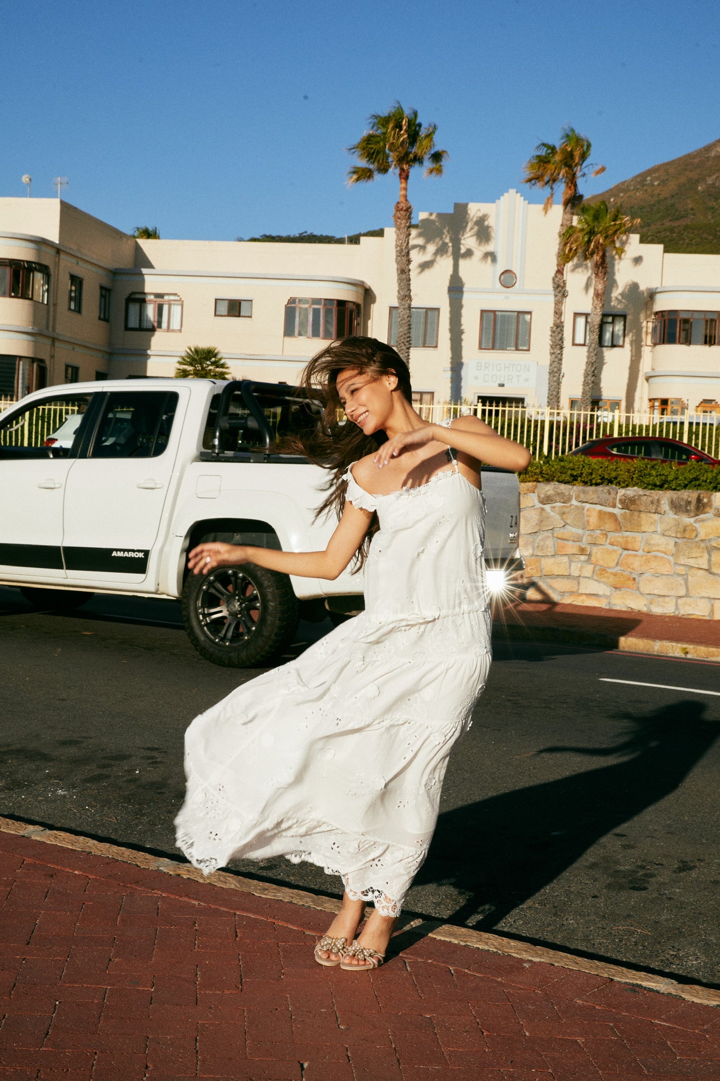 MIN PURA White Vacation Sweet Lerato Maxi Dress