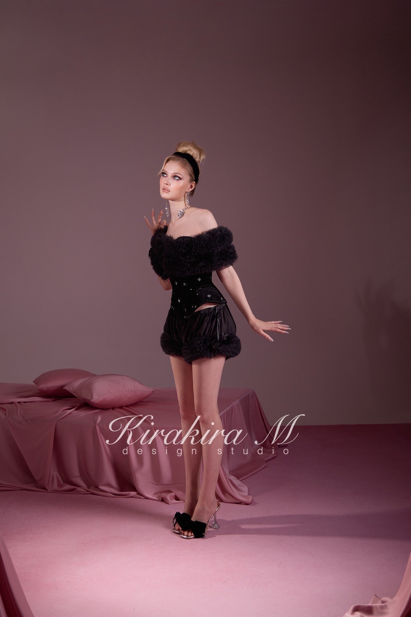 KIRAKIRA M Black Layered Lace Shawl