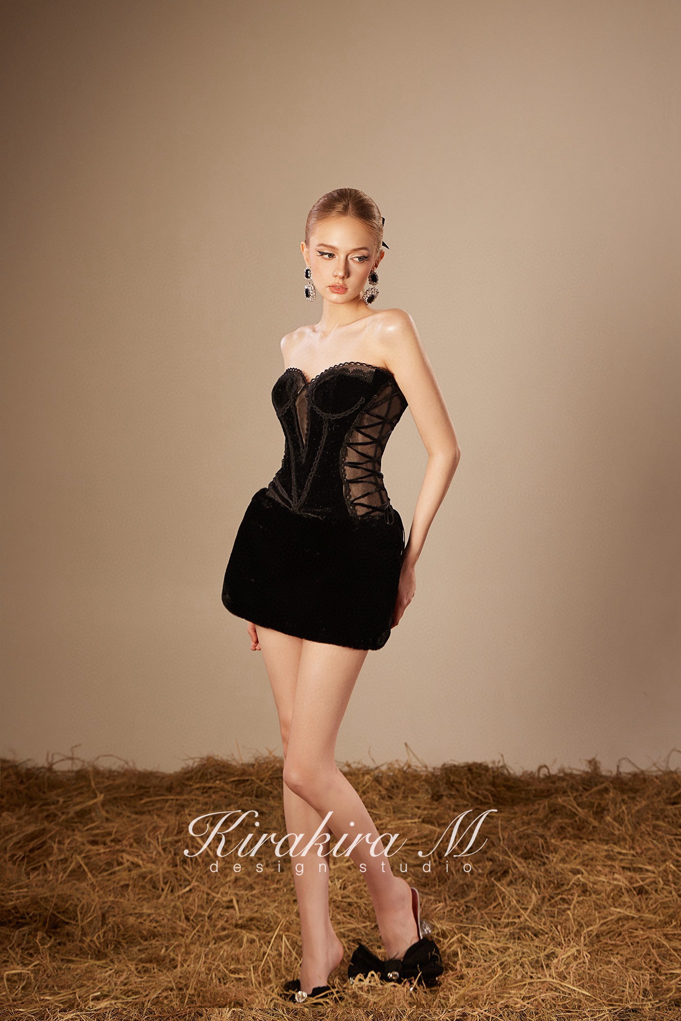 KIRAKIRA M Black Velvet Mini Dress (Free Bow Hairpin)