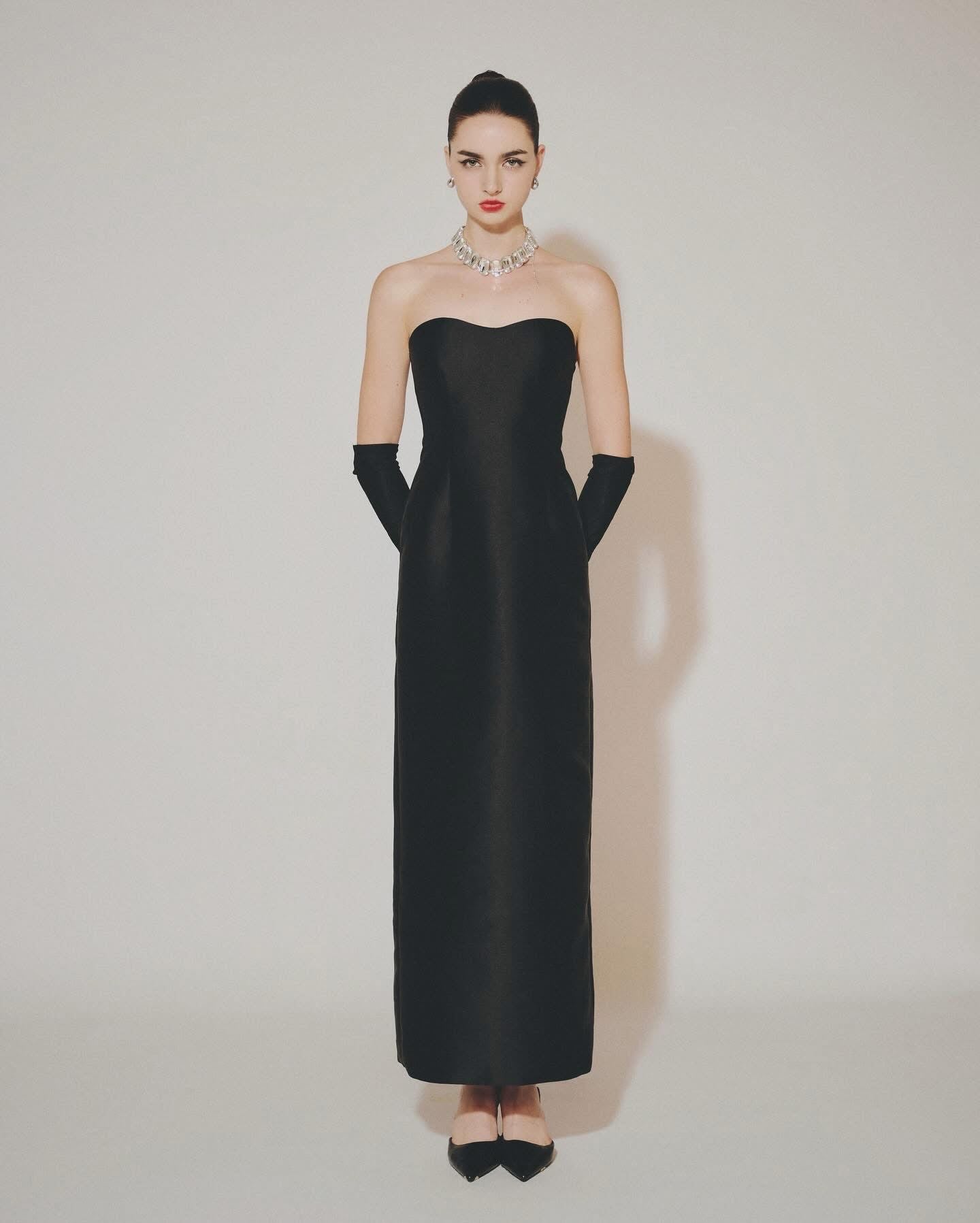 DELICIAE Black Elegant Minimalist Delys Maxi Dress
