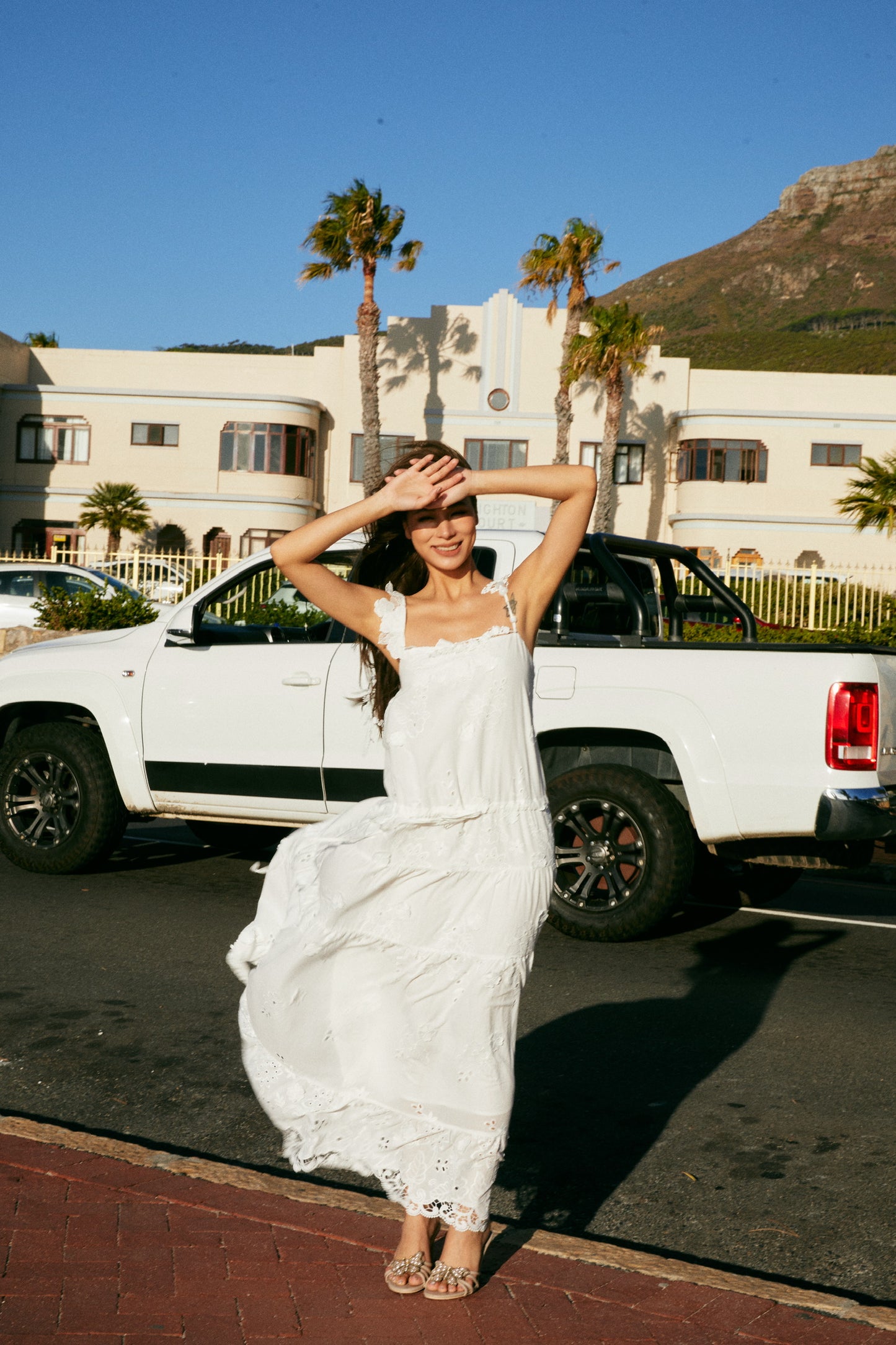 MIN PURA White Vacation Sweet Lerato Maxi Dress