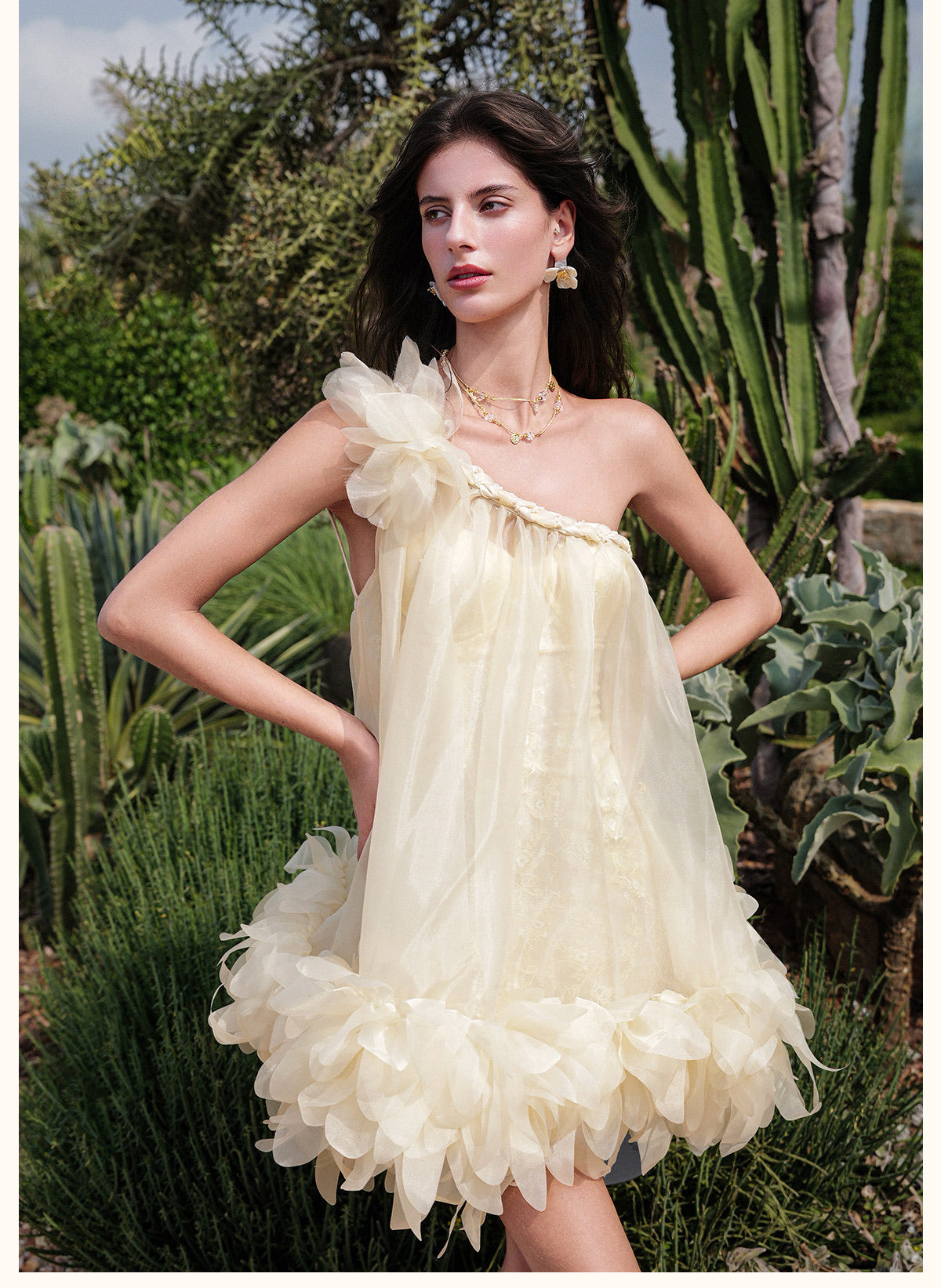Sheerluck Elegant Vacation Nude Lido Atmospheric Off-the-Shoulder Sequinned Backless Mini Dress
