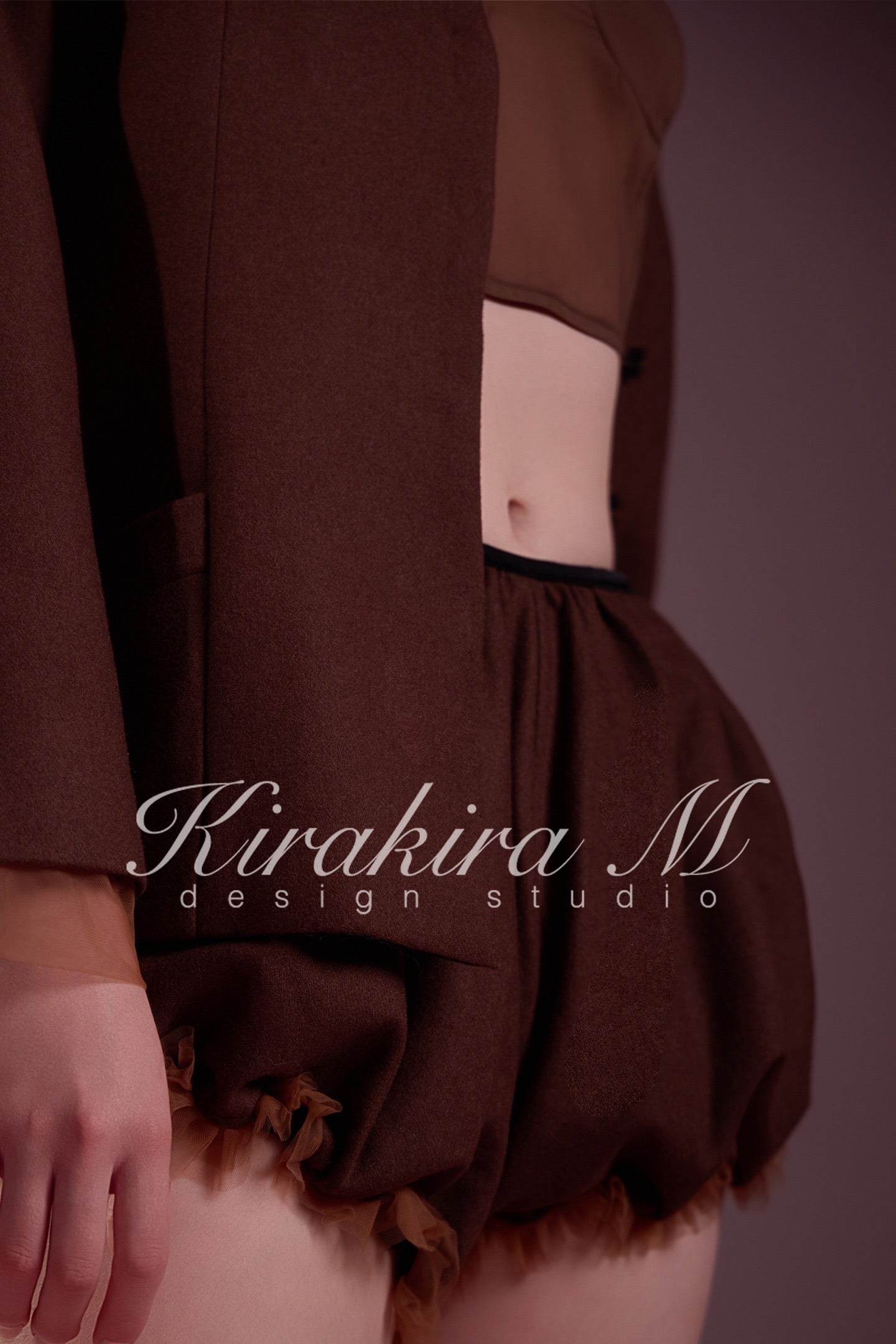 KIRAKIRA M Brown Wool V-Neck Fitted Jacket & Top & Skirt