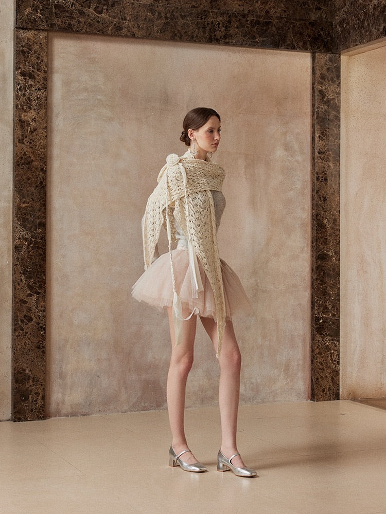 Fa sogno Grey Jacket & Pink Mini Skirt & White Scarf