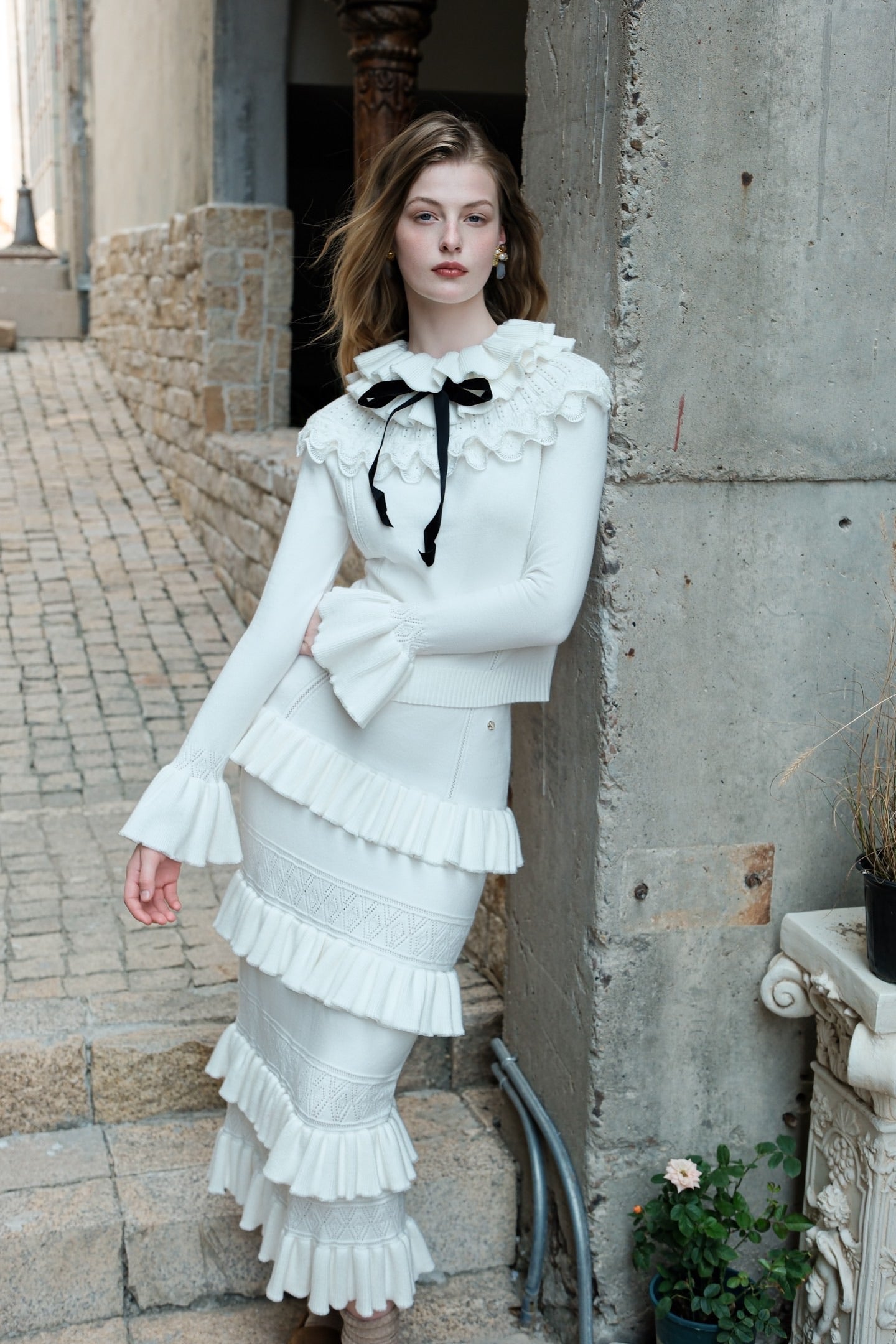 SHEERLUCK Brown Ribbon Vintage Ruffled Knitted Top & Skirt